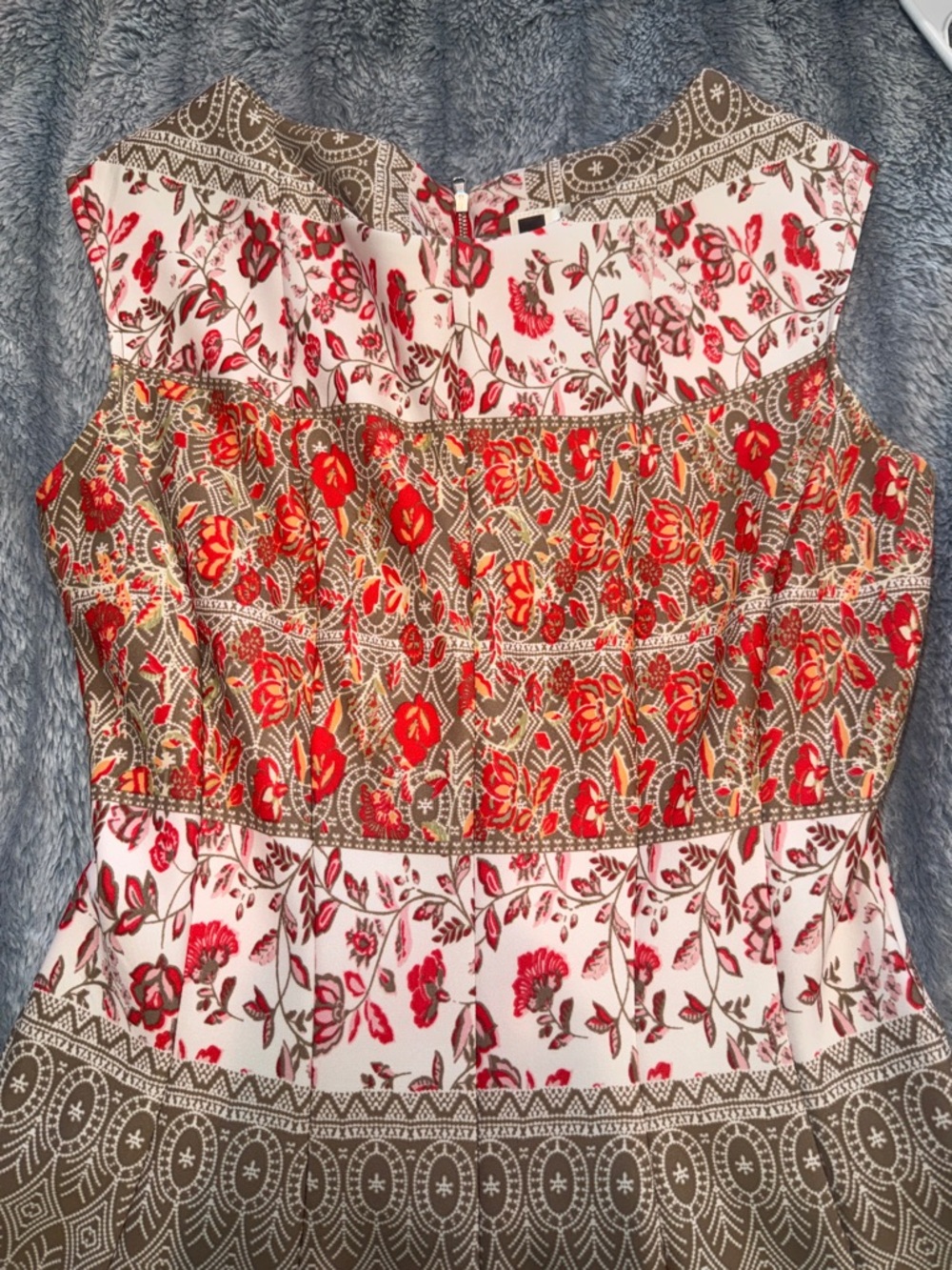 Julian Taylor Red and Beige Patterned Sleeveless Midi Dress - Picture 3 of 3